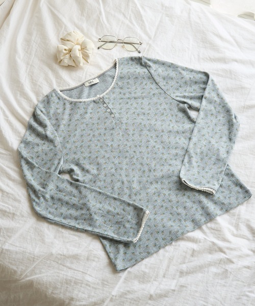 earth music&ecology（アースミュージックアンドエコロジー）の「【WEB限定/新色追加】アイレットジャカードタイトプルオーバー（Tシャツ/カットソー・レディース・グレー/ピンク/イエロー系その他/ブルー・FREE）」の5枚目の写真