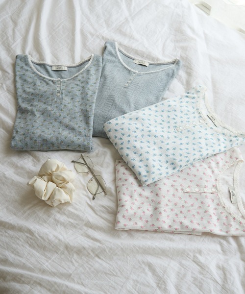 earth music&ecology（アースミュージックアンドエコロジー）の「【WEB限定/新色追加】アイレットジャカードタイトプルオーバー（Tシャツ/カットソー・レディース・グレー/ピンク/イエロー系その他/ブルー・FREE）」の6枚目の写真