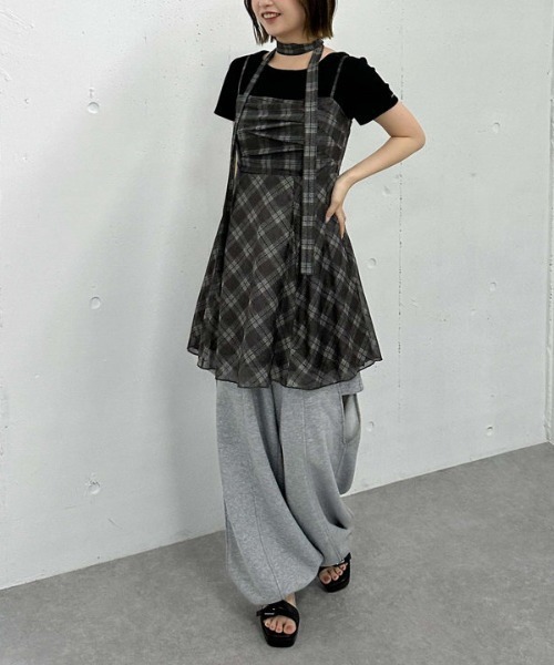 archives(アルシーヴ)の「【大人気!】どんな骨格でも似合う♪/トレンドの韓国っぽスタイリングが完成/チュニックで着回し力抜群/’チュールチェックミニキャミワンピース’(ワンピース・レディース・チャコールグレー/ブラウン/モカ・MEDIUM)」の22枚目の写真