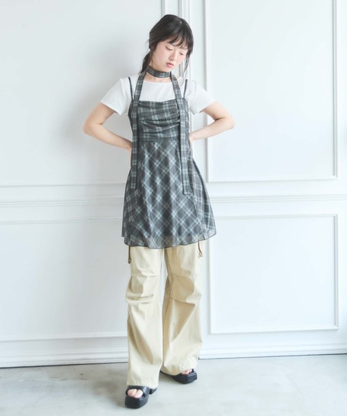 archives(アルシーヴ)の「【大人気!】どんな骨格でも似合う♪/トレンドの韓国っぽスタイリングが完成/チュニックで着回し力抜群/’チュールチェックミニキャミワンピース’(ワンピース・レディース・チャコールグレー/ブラウン/モカ・MEDIUM)」の10枚目の写真