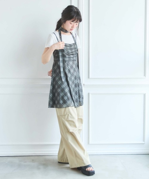 archives(アルシーヴ)の「【大人気!】どんな骨格でも似合う♪/トレンドの韓国っぽスタイリングが完成/チュニックで着回し力抜群/’チュールチェックミニキャミワンピース’(ワンピース・レディース・チャコールグレー/ブラウン/モカ・MEDIUM)」の11枚目の写真