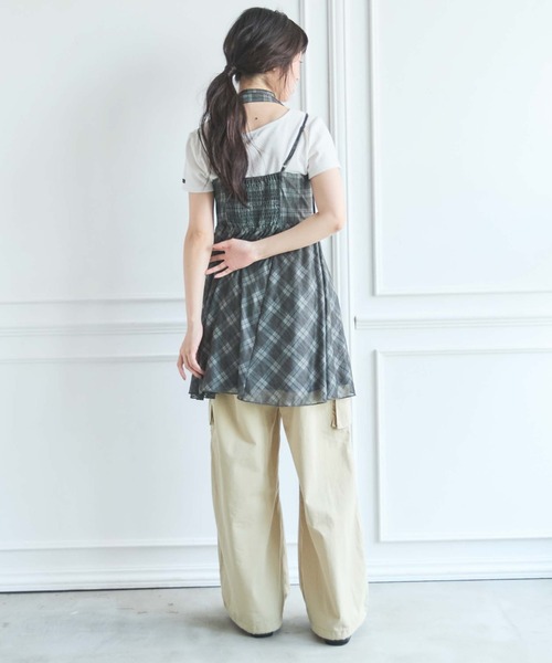 archives(アルシーヴ)の「【大人気!】どんな骨格でも似合う♪/トレンドの韓国っぽスタイリングが完成/チュニックで着回し力抜群/’チュールチェックミニキャミワンピース’(ワンピース・レディース・チャコールグレー/ブラウン/モカ・MEDIUM)」の13枚目の写真