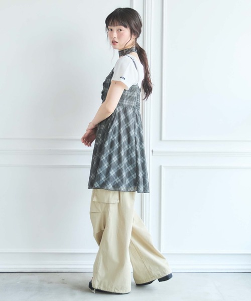 archives(アルシーヴ)の「【大人気!】どんな骨格でも似合う♪/トレンドの韓国っぽスタイリングが完成/チュニックで着回し力抜群/’チュールチェックミニキャミワンピース’(ワンピース・レディース・チャコールグレー/ブラウン/モカ・MEDIUM)」の12枚目の写真