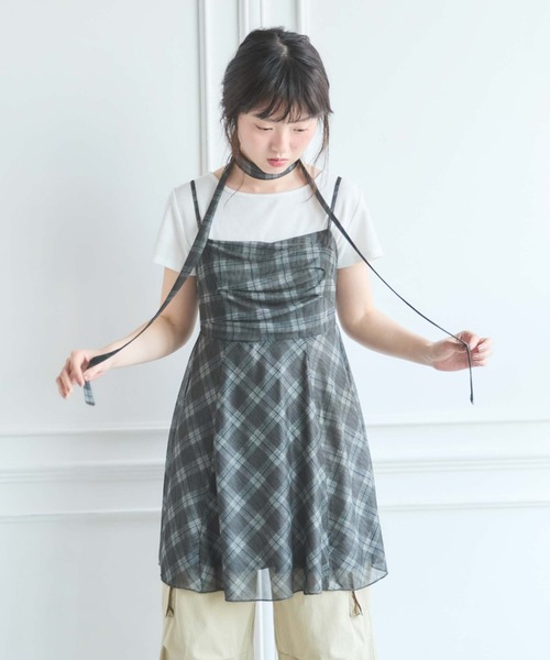 archives(アルシーヴ)の「【大人気!】どんな骨格でも似合う♪/トレンドの韓国っぽスタイリングが完成/チュニックで着回し力抜群/’チュールチェックミニキャミワンピース’(ワンピース・レディース・チャコールグレー/ブラウン/モカ・MEDIUM)」の4枚目の写真