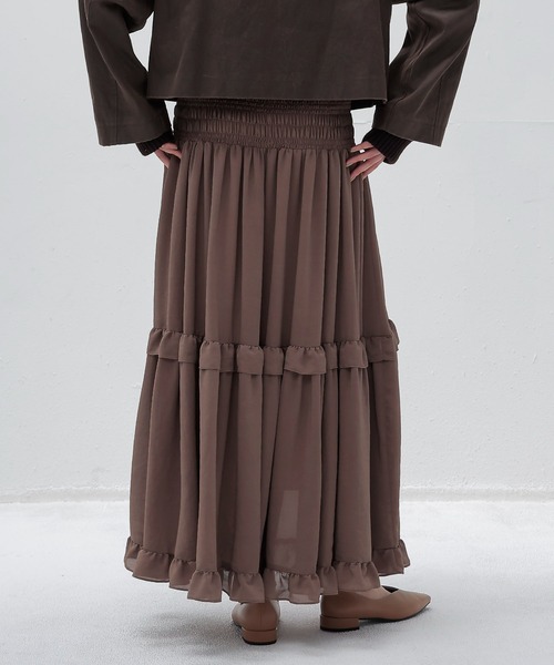 DRESSLAVE(ドレスレイブ)の「shirring tiered gom long skirt(シャーリングティアードロングスカート)(スカート・レディース・ネイビー/ベージュ/レッド・38)」の6枚目の写真