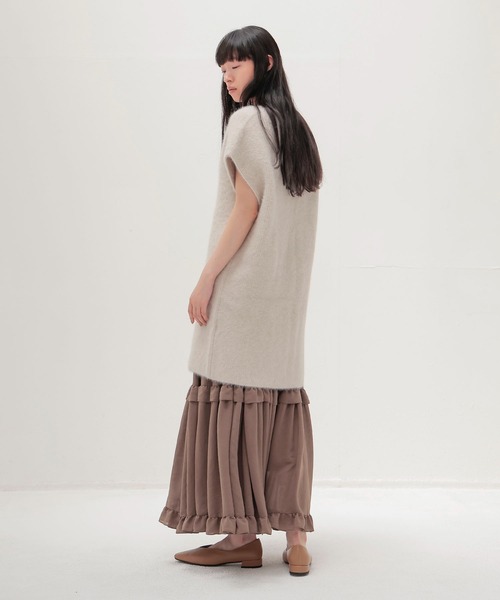 DRESSLAVE(ドレスレイブ)の「shirring tiered gom long skirt(シャーリングティアードロングスカート)(スカート・レディース・ネイビー/ベージュ/レッド・38)」の13枚目の写真
