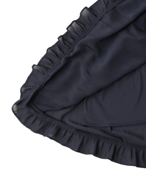 DRESSLAVE(ドレスレイブ)の「shirring tiered gom long skirt(シャーリングティアードロングスカート)(スカート・レディース・ネイビー/ベージュ/レッド・38)」の17枚目の写真