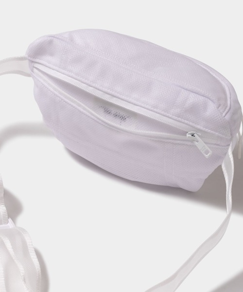 beautiful people（ビューティフルピープル）の「nothing to hide     body bag（ボディバッグ/ウエストポーチ・レディース・ブラック/ホワイト・FREE）」の5枚目の写真