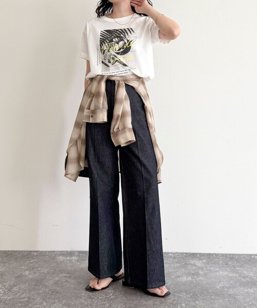 fredy emue（フレディエミュ）の「LemonPhotoシルケット半袖Tシャツ（Tシャツ/カットソー・レディース・オフホワイト/チャコールグレー/キャメル・38）」の5枚目の写真