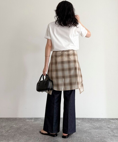 fredy emue（フレディエミュ）の「LemonPhotoシルケット半袖Tシャツ（Tシャツ/カットソー・レディース・オフホワイト/チャコールグレー/キャメル・38）」の8枚目の写真