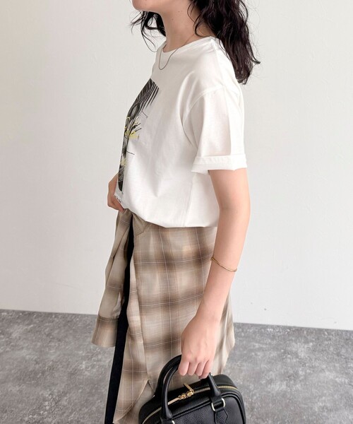fredy emue（フレディエミュ）の「LemonPhotoシルケット半袖Tシャツ（Tシャツ/カットソー・レディース・オフホワイト/チャコールグレー/キャメル・38）」の11枚目の写真