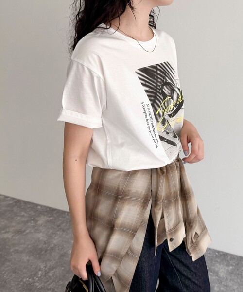 fredy emue（フレディエミュ）の「LemonPhotoシルケット半袖Tシャツ（Tシャツ/カットソー・レディース・オフホワイト/チャコールグレー/キャメル・38）」の12枚目の写真