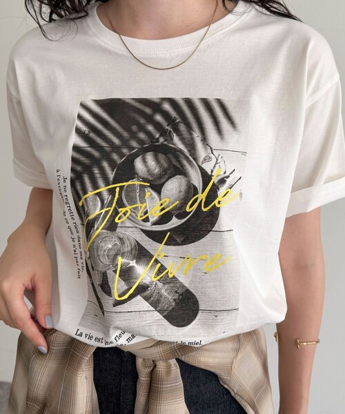 fredy emue（フレディエミュ）の「LemonPhotoシルケット半袖Tシャツ（Tシャツ/カットソー・レディース・オフホワイト/チャコールグレー/キャメル・38）」の13枚目の写真