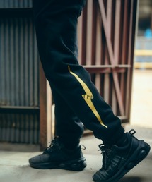 IPD（アイピーディー）の「【IPD】BOLT SWEAT PANTS（その他パンツ）」