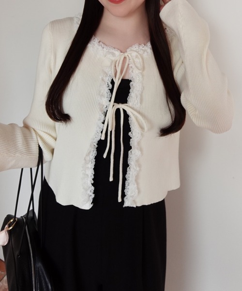 JUNOAH（ジュノア）の「レースフリルリブニットカーディガン（カーディガン/ボレロ・レディース・アイボリー/ブラック/チャコール・LARGE/MEDIUM）」の9枚目の写真