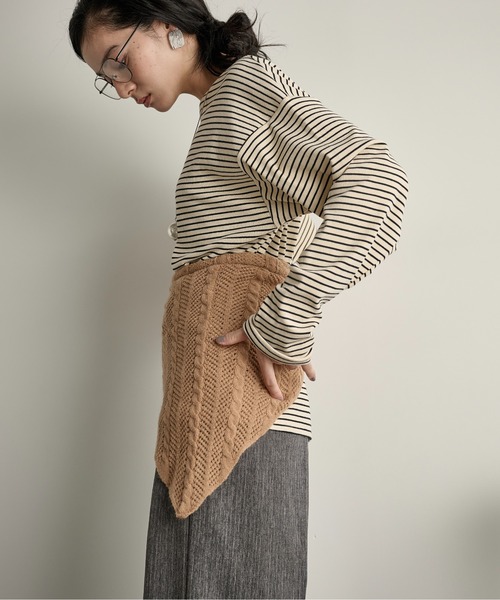 ヘリンボーンジャガードトライアングルスカーフ（ストール/ショール