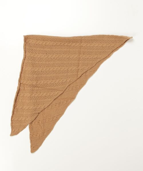 THE YOn（ザヨン）の「ヘリンボーンジャガードトライアングルスカーフ（ストール/ショール・レディース・キャメル/アイボリー/ブラック・FREE）」の21枚目の写真