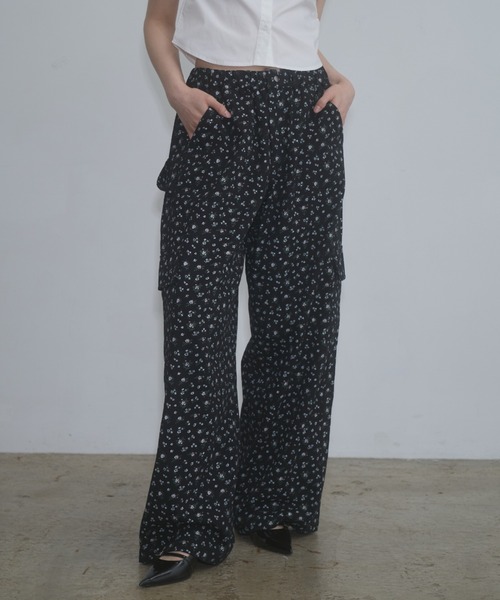 floral cargo pants / 小花柄ワイドカーゴパンツ（カーゴパンツ