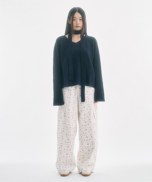 fekete floral cargo pants 小花柄ワイドカーゴパンツ floral cargo pants / 小花柄ワイドカーゴパンツ（カーゴパンツ