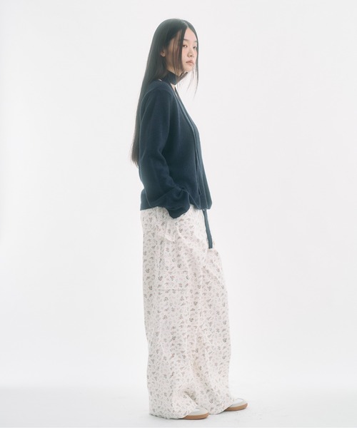 fekete floral cargo pants 小花柄ワイドカーゴパンツ floral cargo pants / 小花柄ワイドカーゴパンツ（カーゴパンツ