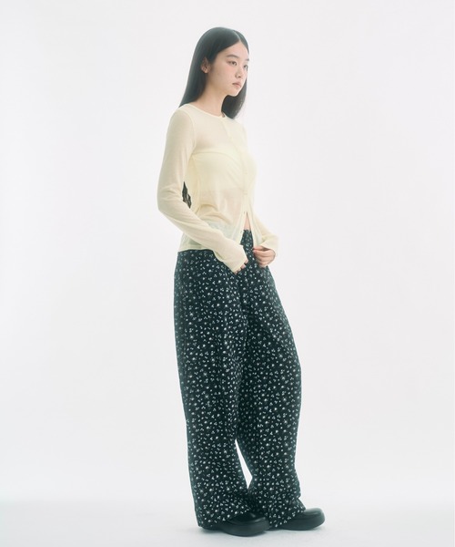 fekete floral cargo pants 小花柄ワイドカーゴパンツ floral cargo pants / 小花柄ワイドカーゴパンツ（カーゴパンツ