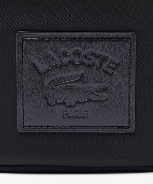 LACOSTE（ラコステ）の「ラコステクラシックス ナイロンミニショルダーポーチ（ショルダーバッグ・メンズ・ブラック・FREE）」の2枚目の写真
