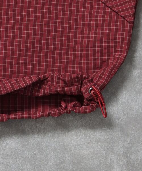 FFEIN(フェイン)の「3段ロゴチェックマウンテンパーカー / ダブルジップ フーディ アウター ワンポイント(ブルゾン・メンズ・ブルーグレー/スカイブルー/グリーン/レッド・LARGE/MEDIUM/SMALL)」の18枚目の写真