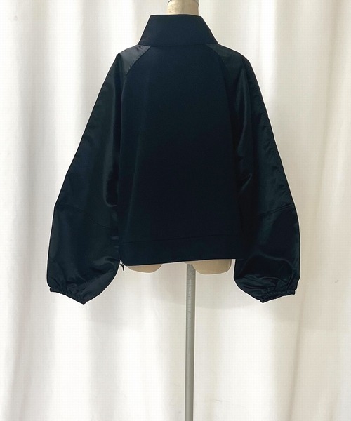 Q（キュー）の「サテンドッキングドロストブルゾン（ブルゾン・レディース・ブラック/アイボリー・MEDIUM）」の3枚目の写真