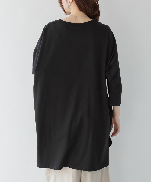 RCD(アールシーディー)の「ラウンドネックロングTシャツ(Tシャツ/カットソー・レディース・グレイッシュベージュ/ブラック/オフホワイト・LL~3L/M-L)」の13枚目の写真