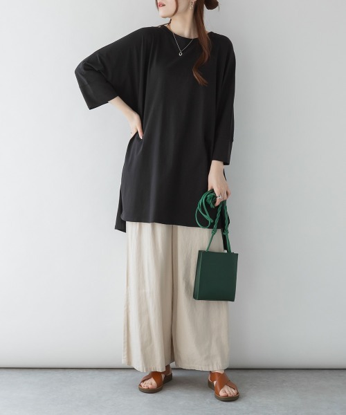 RCD(アールシーディー)の「ラウンドネックロングTシャツ(Tシャツ/カットソー・レディース・グレイッシュベージュ/ブラック/オフホワイト・LL~3L/M-L)」の20枚目の写真