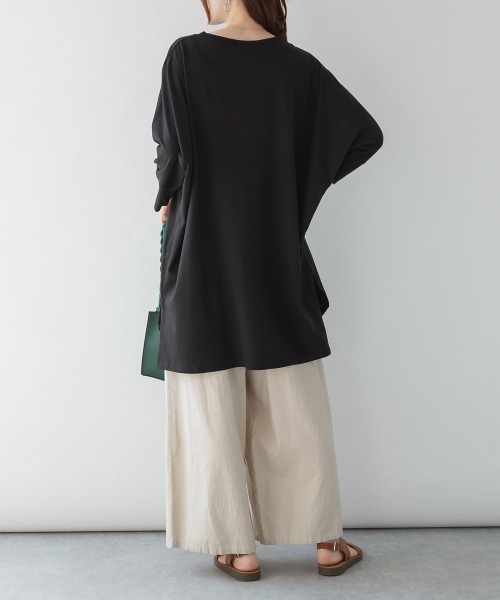RCD(アールシーディー)の「ラウンドネックロングTシャツ(Tシャツ/カットソー・レディース・グレイッシュベージュ/ブラック/オフホワイト・LL~3L/M-L)」の22枚目の写真
