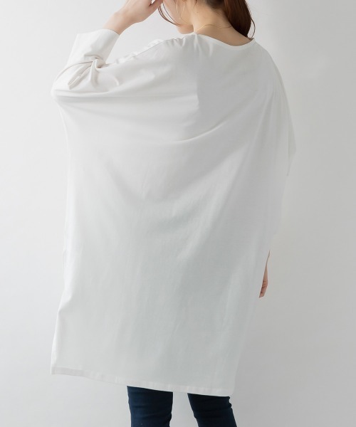 RCD(アールシーディー)の「ラウンドネックロングTシャツ(Tシャツ/カットソー・レディース・グレイッシュベージュ/ブラック/オフホワイト・LL~3L/M-L)」の10枚目の写真