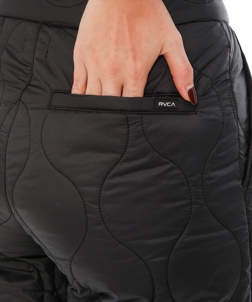 RVCA(ルーカ)の「【RVCA/ルーカ】23AW Quiltted pants/ナイロンキルティングパンツ(その他パンツ・レディース・ブラック/ホワイト・MEDIUM/SMALL)」の16枚目の写真