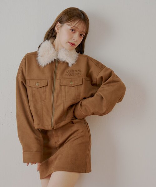 Chico（チコ）の「【WEB限定】ファー取り外し胸ロゴショート丈ブルゾン（ブルゾン・レディース・ブラウン/キャメル/ブルー・MEDIUM/SMALL）」の14枚目の写真