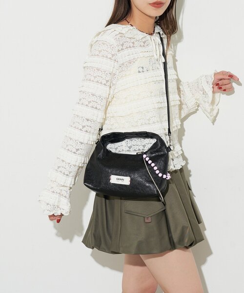 GRAIN（グレイン）の「【GRAIN/グレイン】ビーズチャーム付き2wayハンドバッグ（トートバッグ・レディース・ブラック/レッド/サックスブルー・FREE）」の4枚目の写真