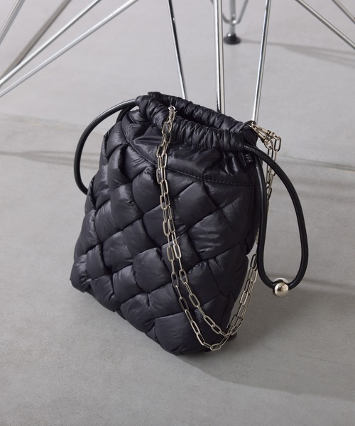 PAPILLONNER(パピヨネ)の「【OT】スクエアメッシュショルダー(ショルダーバッグ・レディース・ブラック/アイボリー・FREE)」の1枚目の写真