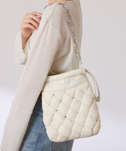 PAPILLONNER(パピヨネ)の「【OT】スクエアメッシュショルダー(ショルダーバッグ・レディース・ブラック/アイボリー・FREE)」の5枚目の写真