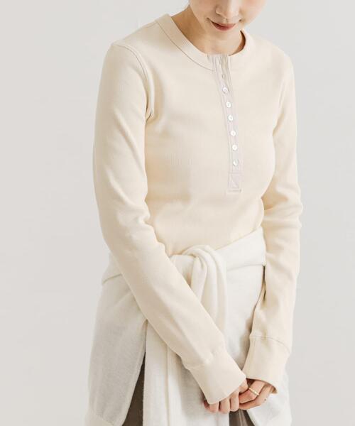 URBAN RESEARCH（アーバンリサーチ）の「ヘンリーネックリブカットソー（Tシャツ/カットソー・レディース・ホワイト系その他/ブラック・FREE）」の3枚目の写真