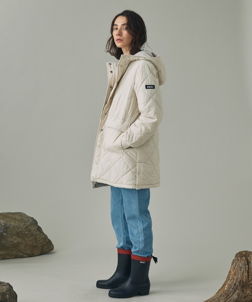 AIGLE（エーグル）の「DUPONT SORONA中綿 撥水 インサレーション リバーシブル キルティングボアジャケット（ダウンジャケット/コート・レディース・ブラック/グレー/ライトグレー・38/36/40）」の8枚目の写真