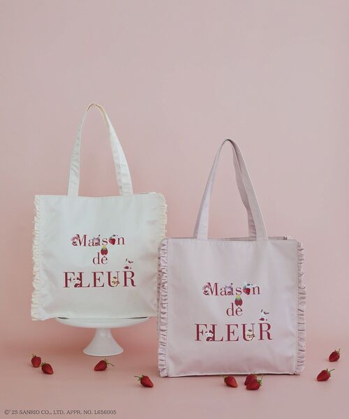 Maison de FLEUR いちご新聞　フリルトートバッグ　サンリオ　白 いちご新聞 フリルトートバッグ（トートバッグ）｜sanrio