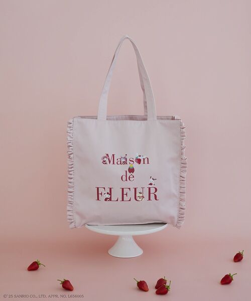 Maison de FLEUR いちご新聞　フリルトートバッグ　サンリオ ピンク いちご新聞 フリルトートバッグ（トートバッグ）｜sanrio