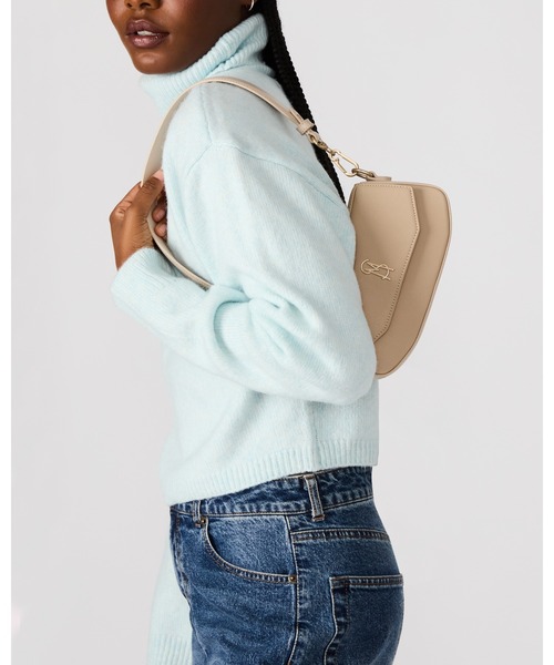STEVE MADDEN（スティーブマデン）の「ラウンドフラップショルダーバッグ/S.MADDEN BTAIGA-VA（ショルダーバッグ・レディース・ブラック×ゴールド/ベージュ系その他・F）」の7枚目の写真