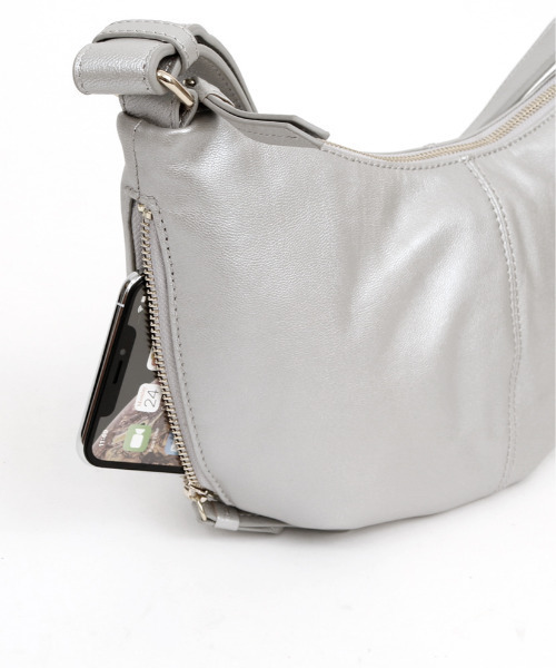 ATLANTA（アトランタ）の「アトランタ ATLANTA / やぎ革軽量ハーフムーンショルダー（ショルダーバッグ・レディース・ベージュ/シルバー系その他3/ブラック/カーキ・FREE）」の9枚目の写真