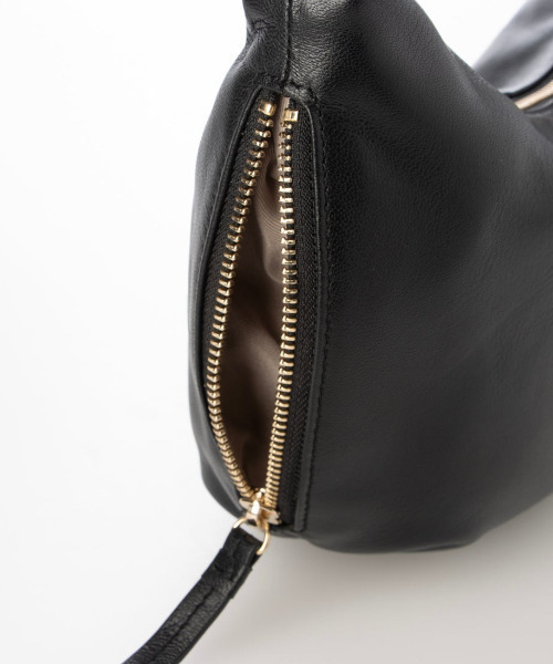 ATLANTA（アトランタ）の「アトランタ ATLANTA / やぎ革軽量ハーフムーンショルダー（ショルダーバッグ・レディース・ベージュ/シルバー系その他3/ブラック/カーキ・FREE）」の20枚目の写真