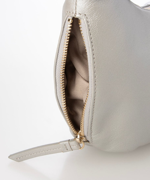 ATLANTA（アトランタ）の「アトランタ ATLANTA / やぎ革軽量ハーフムーンショルダー（ショルダーバッグ・レディース・ベージュ/シルバー系その他3/ブラック/カーキ・FREE）」の14枚目の写真