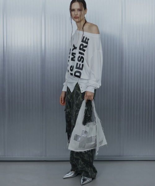 SETUPEXE(セットアップイーエックスイー)の「【SETUP‐EXE】BOLD LETTERING LOOSE TOP / 【セットアップエグゼ】ボールドレタリングルーズ長袖Tシャツ(Tシャツ/カットソー・レディース・ブラック/ホワイト・ONE SIZE)」の6枚目の写真