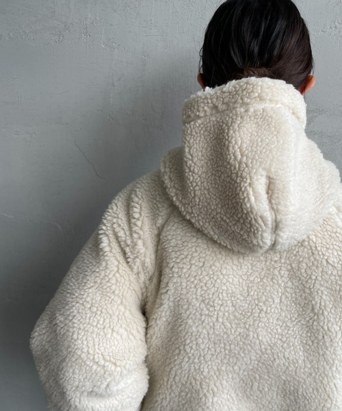 GYMPHLEX（ジムフレックス）の「[GYMPHLEX/ジムフレックス] ショート丈 ボアフードパーカー（ブルゾン・レディース・グレー/オフホワイト/ネイビー・14）」の19枚目の写真