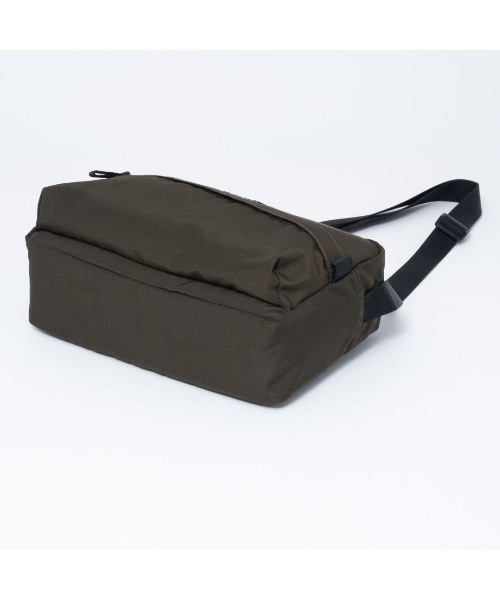 BEAMS DESIGN(ビームス デザイン)の「BEAMSDESIGN(ビームスデザイン)Diagonal ショルダーバッグ(ショルダーバッグ・メンズ・ブラック/カーキ/オリーブ/ネイビー・FREE)」の11枚目の写真