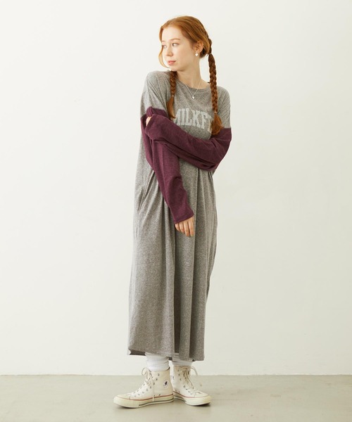 MILKFED.(ミルクフェド)の「COLLEGE LOGO LONG DRESS(ワンピース・レディース・ブラック/ブラウン/ネイビー・ONE SIZE)」の3枚目の写真