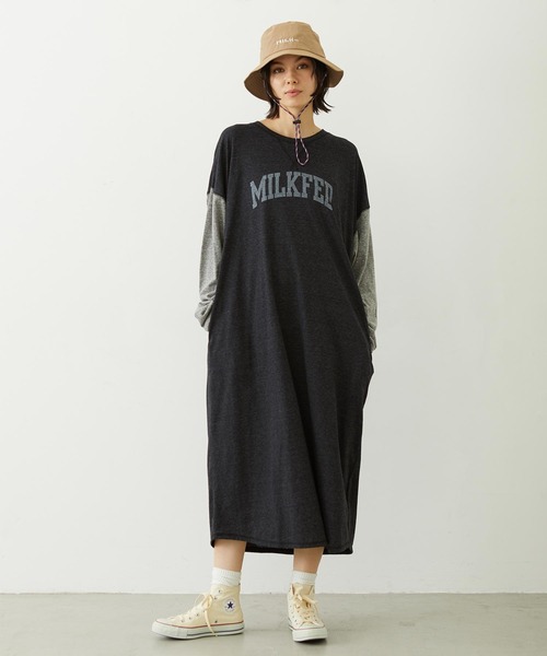 MILKFED.(ミルクフェド)の「COLLEGE LOGO LONG DRESS(ワンピース・レディース・ブラック/ブラウン/ネイビー・ONE SIZE)」の4枚目の写真